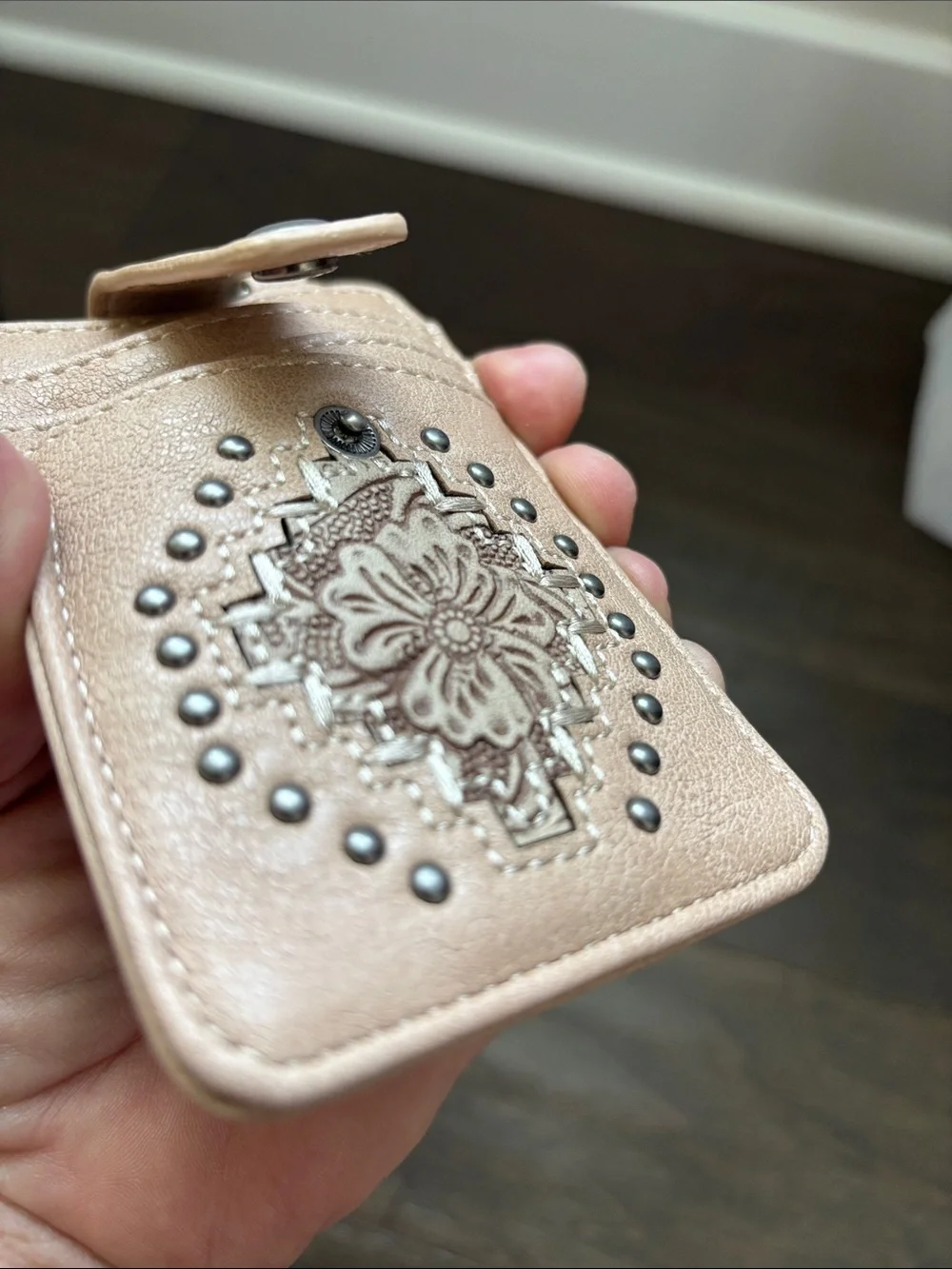 Montana West 4 card slot,clasp hook/key chain,studs,floral embossed,Western,slim